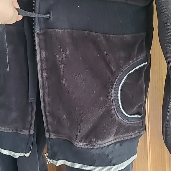 Vintage Girls Velour Black Track-Suit. Hello Kittly Jacket & Gap Pants. - Picture 5 of 7